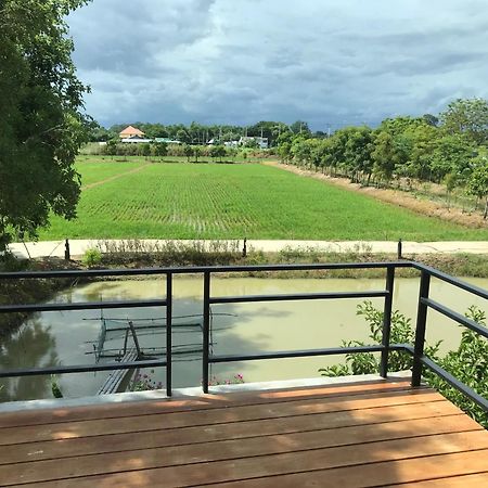 บ้านกลางเกาะ รีสอร์ท Uthai Thani Bagian luar foto