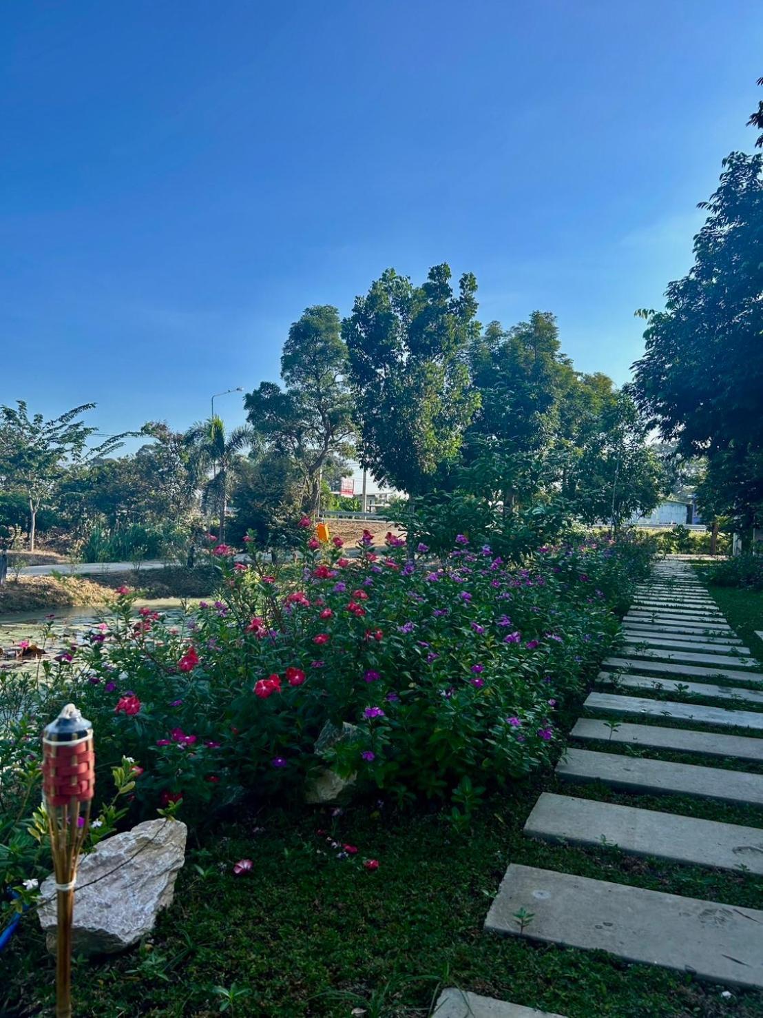 บ้านกลางเกาะ รีสอร์ท Uthai Thani Bagian luar foto